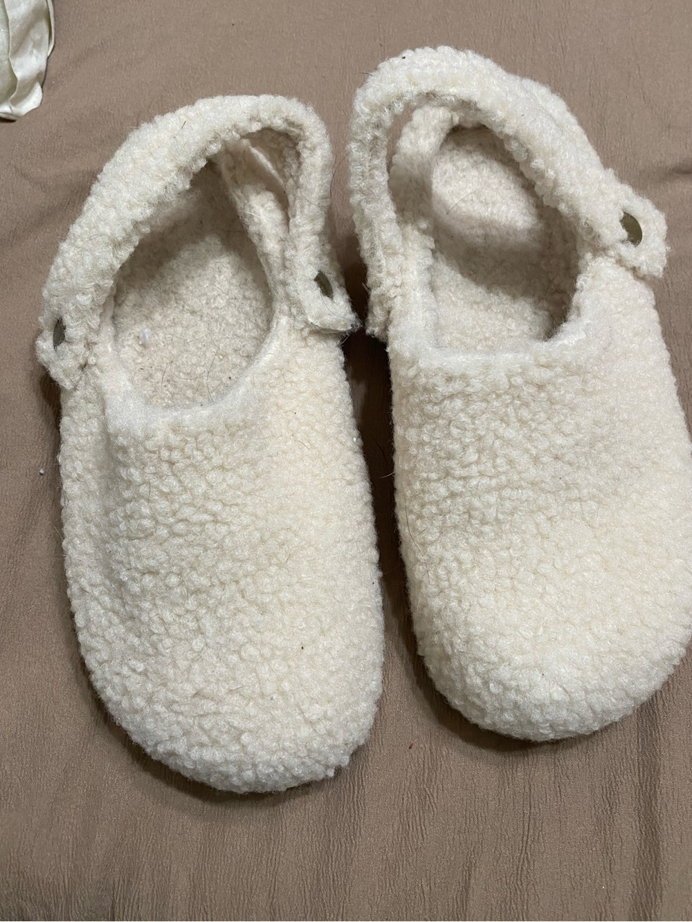 Cozy Women's Cream Sherpa Slip-On Slippers with Back Strap